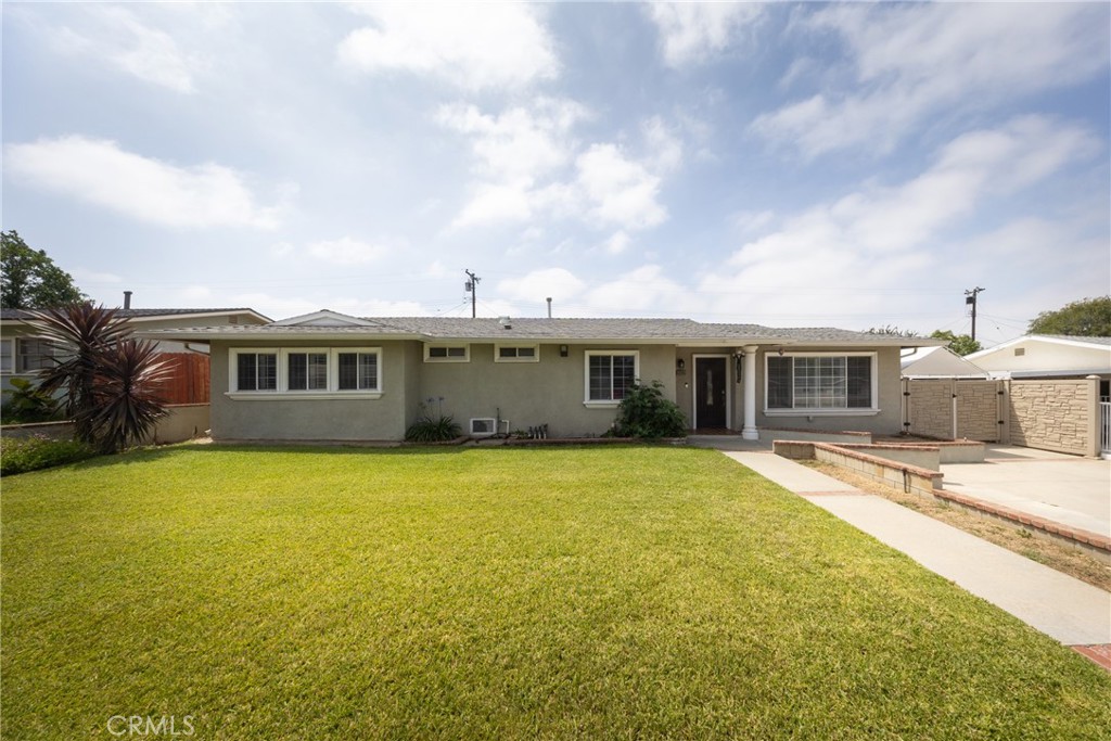 2022 E Linfield Property Photo 1
