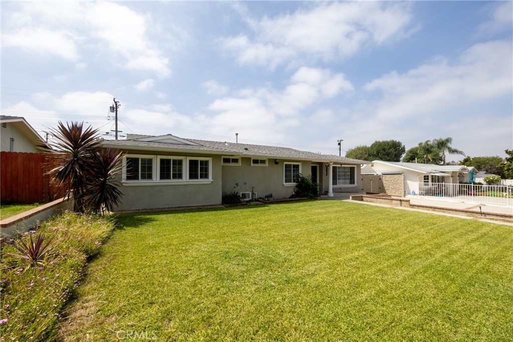 2022 E Linfield Property Photo 3