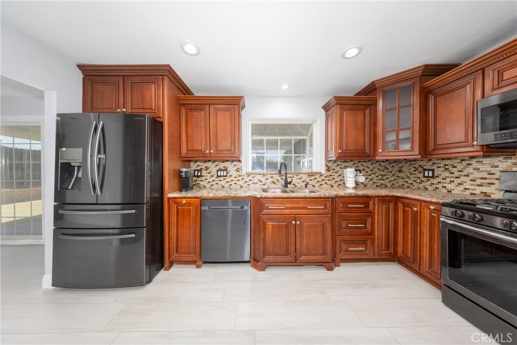 2022 E Linfield Property Photo 7