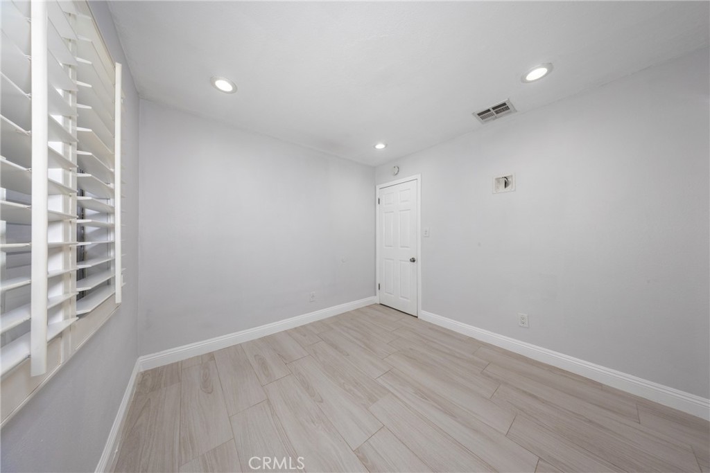2022 E Linfield Property Photo 11