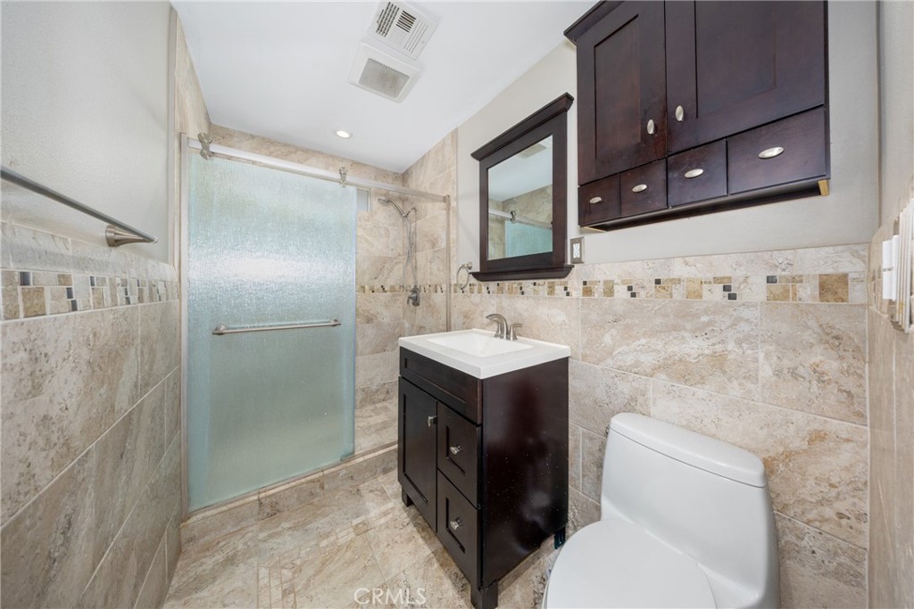 2022 E Linfield Property Photo 12
