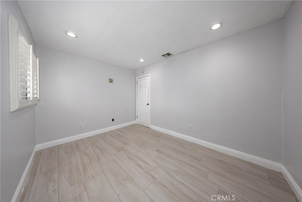2022 E Linfield Property Photo 14