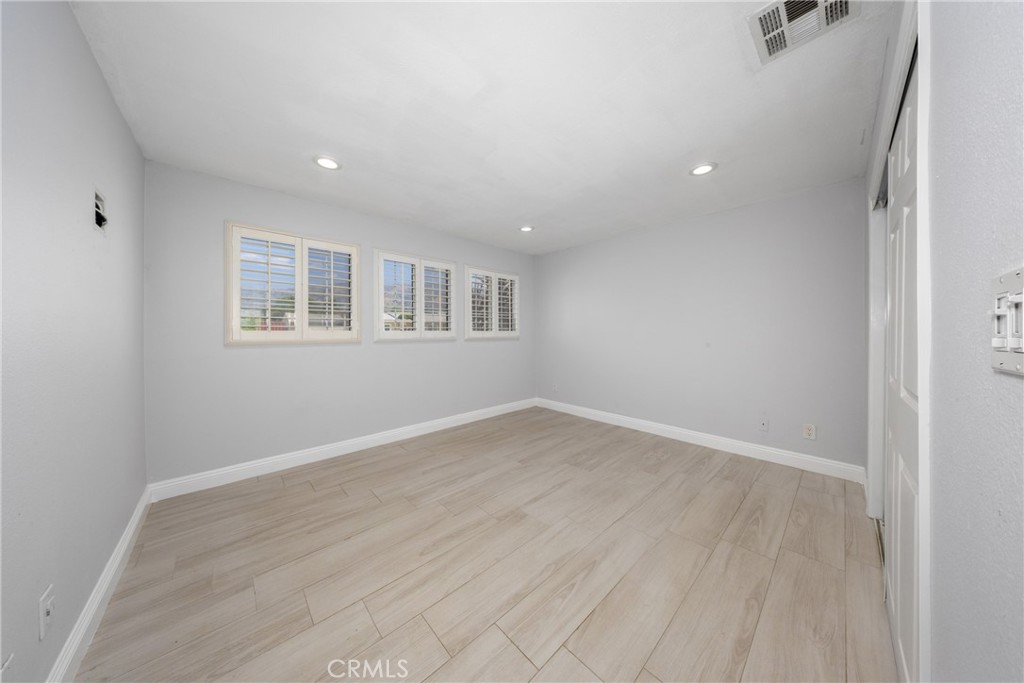 2022 E Linfield Property Photo 15