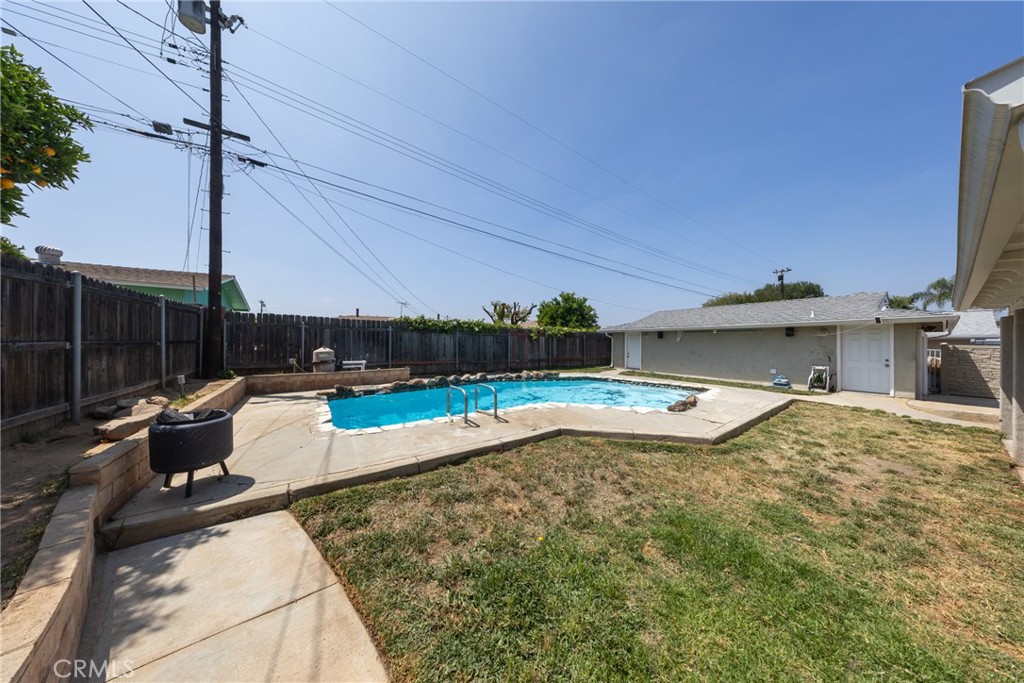 2022 E Linfield Property Photo 20