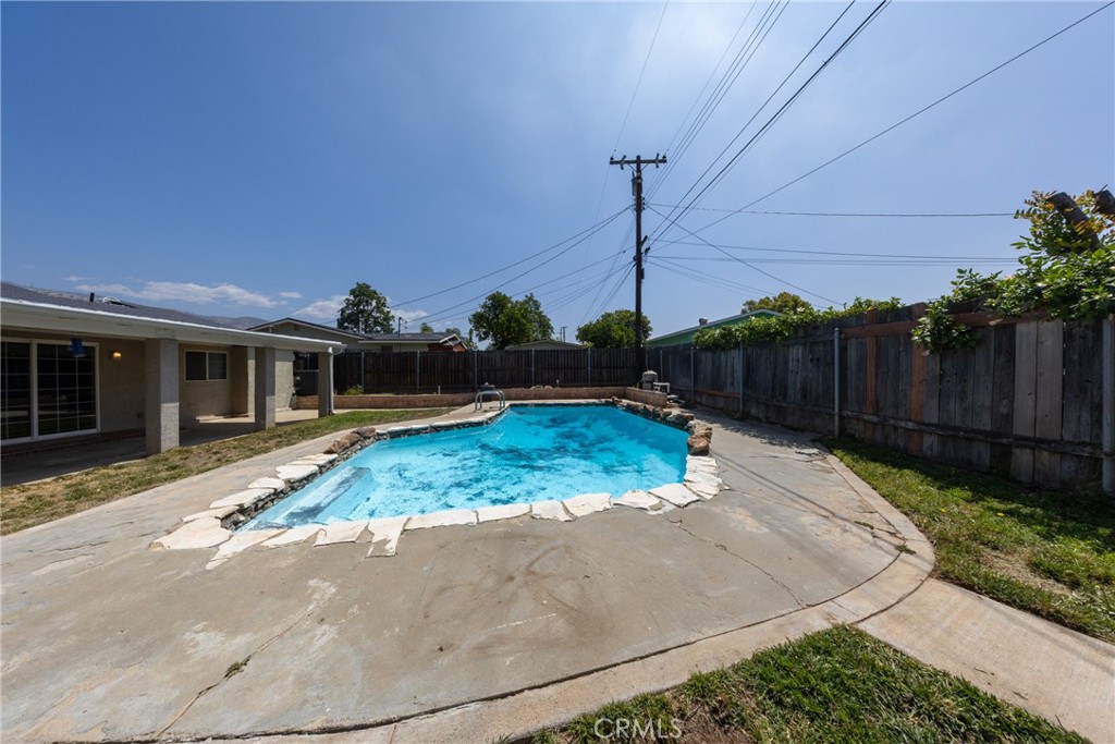 2022 E Linfield Property Photo 24