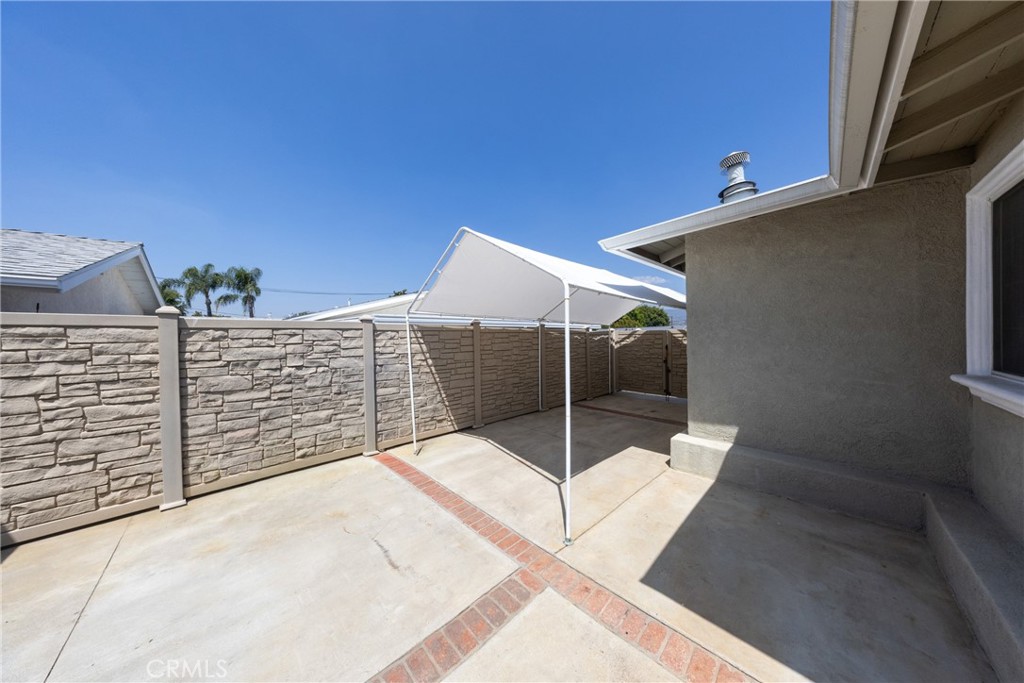 2022 E Linfield Property Photo 26