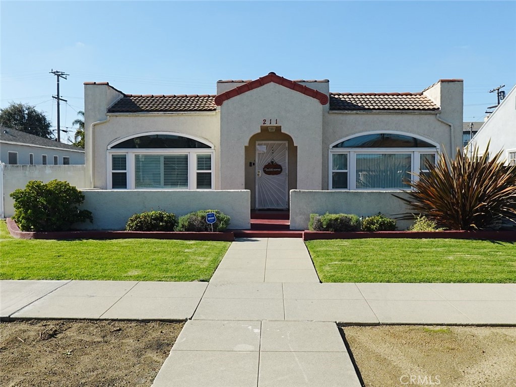 211 S Poinsettia Avenue Property Photo 1