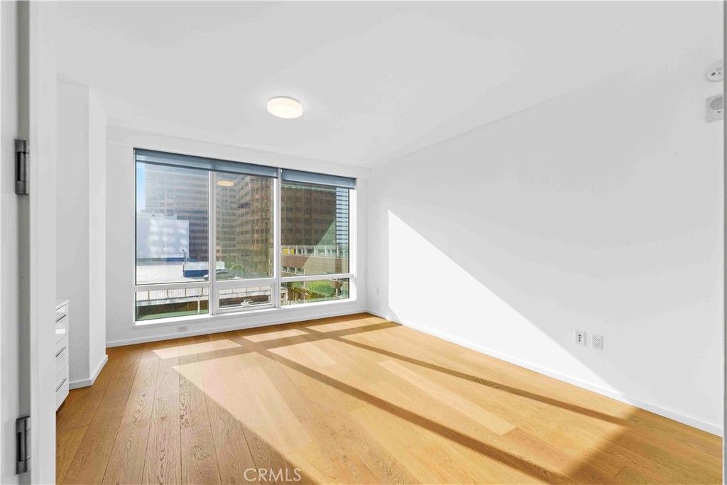 877 Francisco 517 Property Photo 5