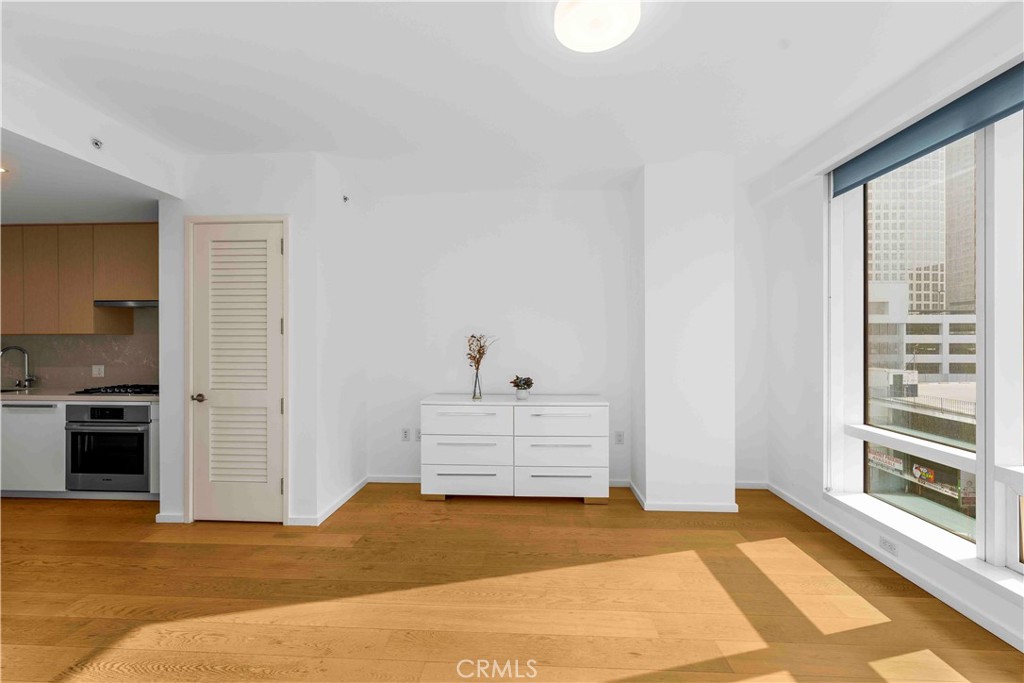 877 Francisco 517 Property Photo 9