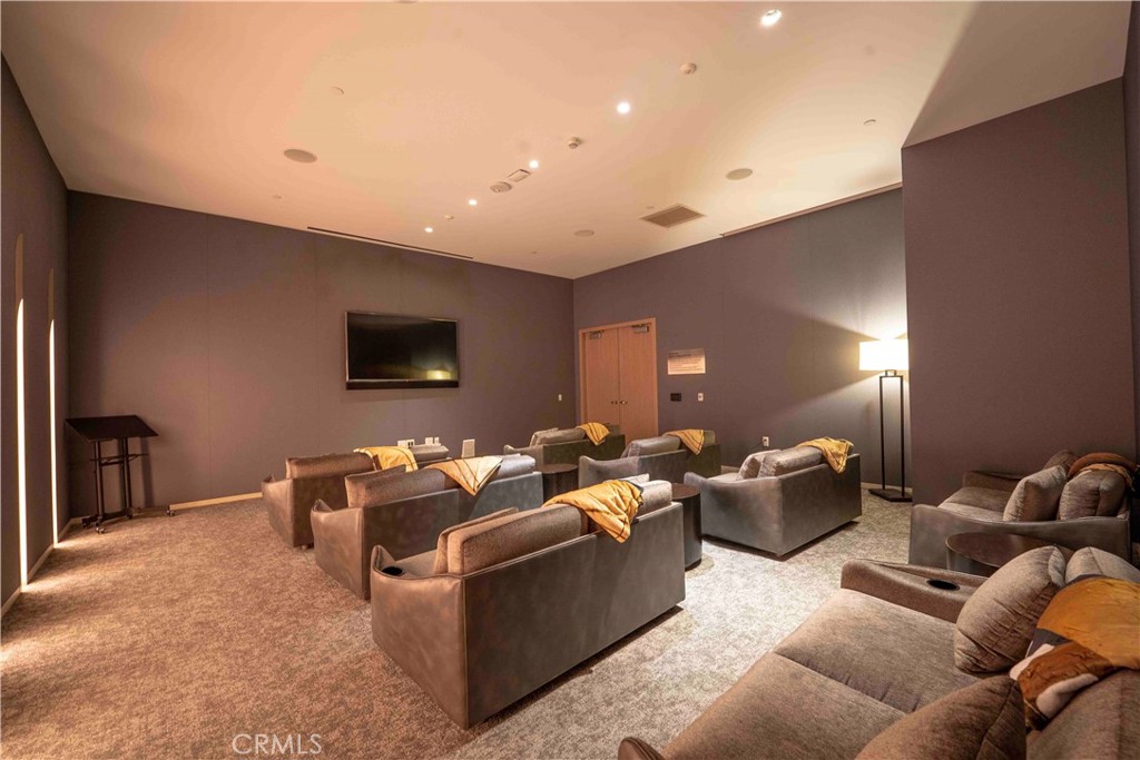 877 Francisco 517 Property Photo 14