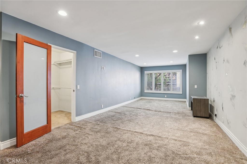 1121 N Olive Drive 211 Property Photo 16