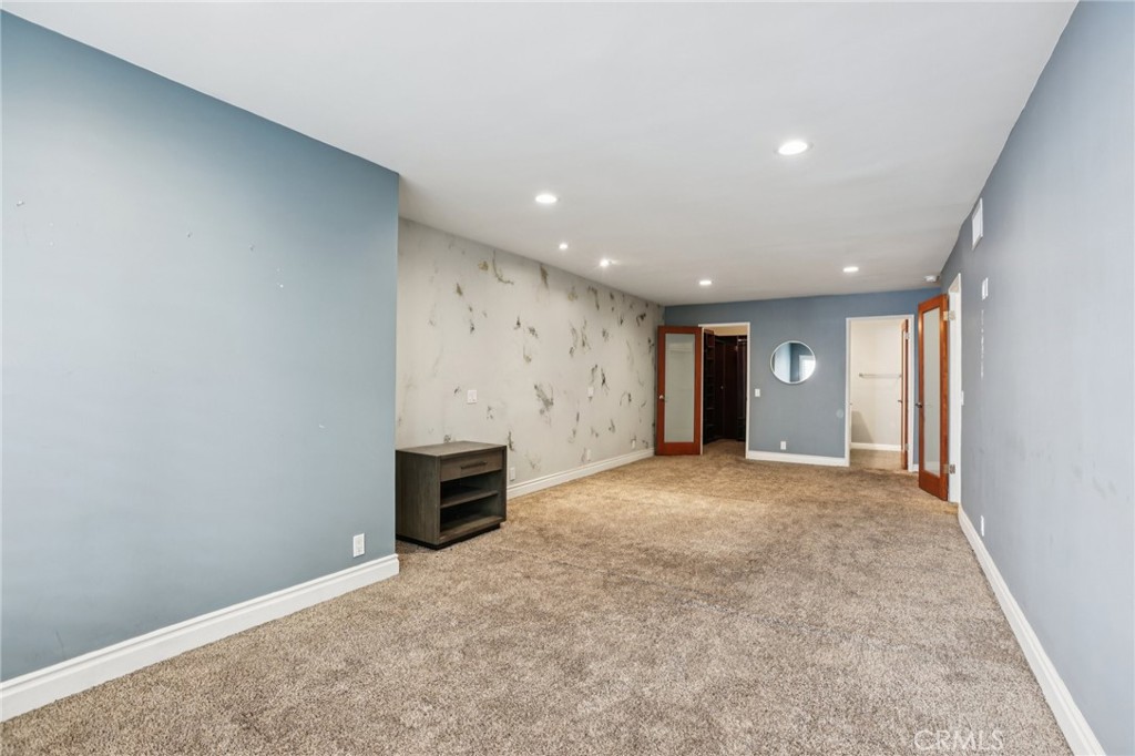 1121 N Olive Drive 211 Property Photo 17