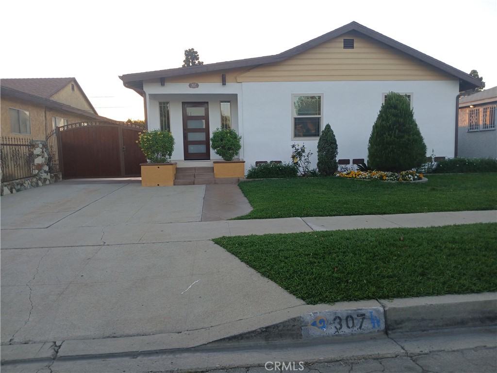 307 N Broadacres Avenue Property Photo 1