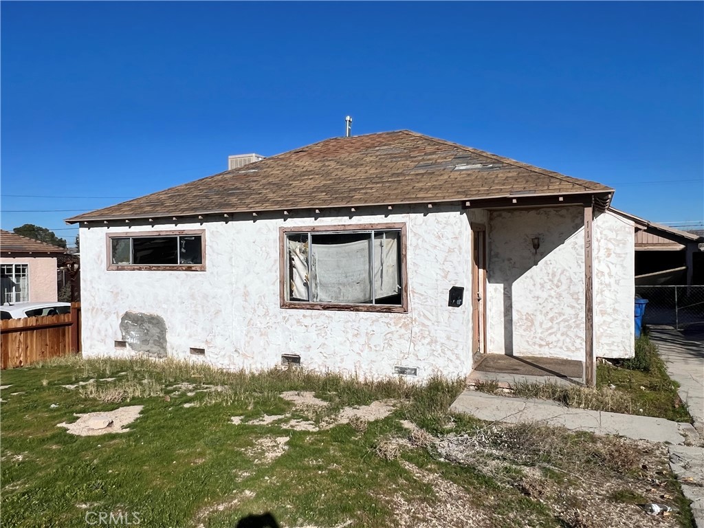 1151 Flora Property Photo 1