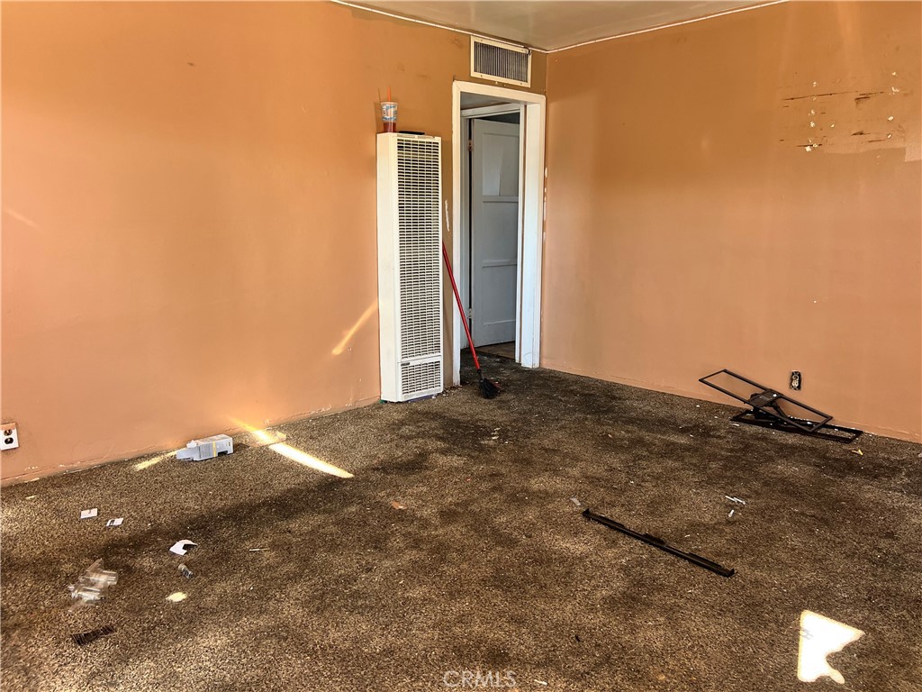 1151 Flora Property Photo 3