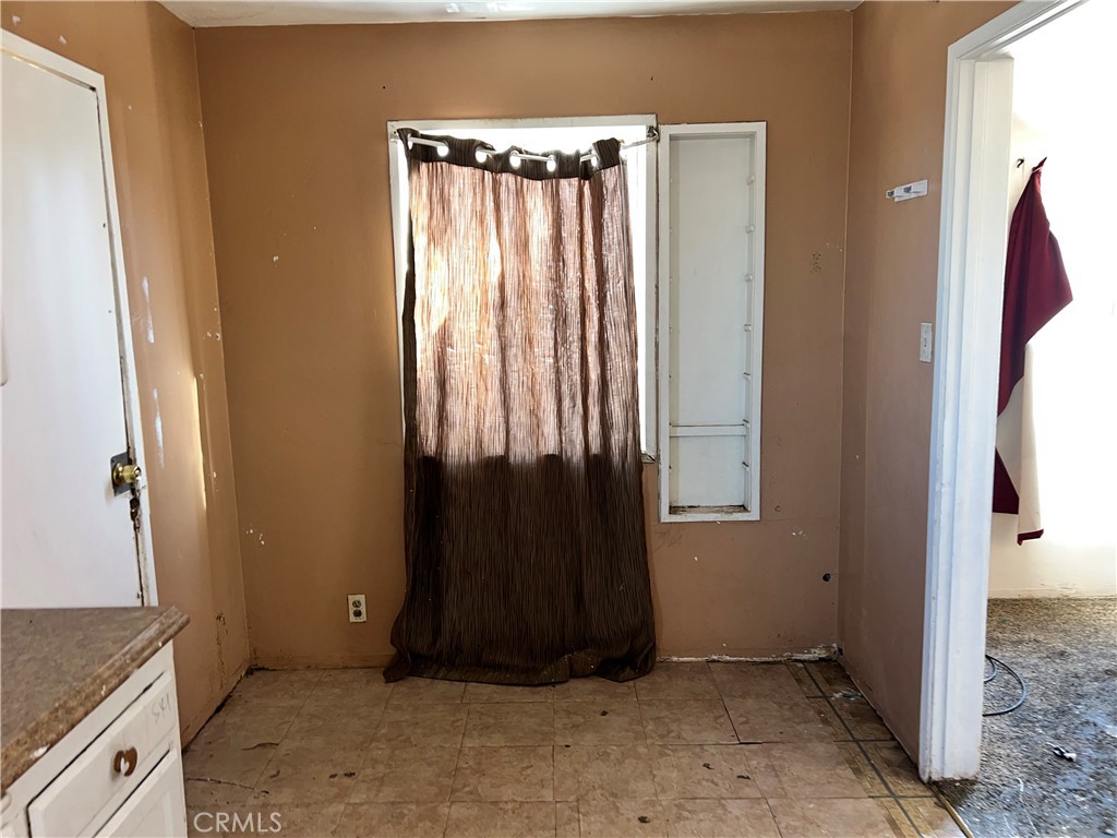 1151 Flora Property Photo 6