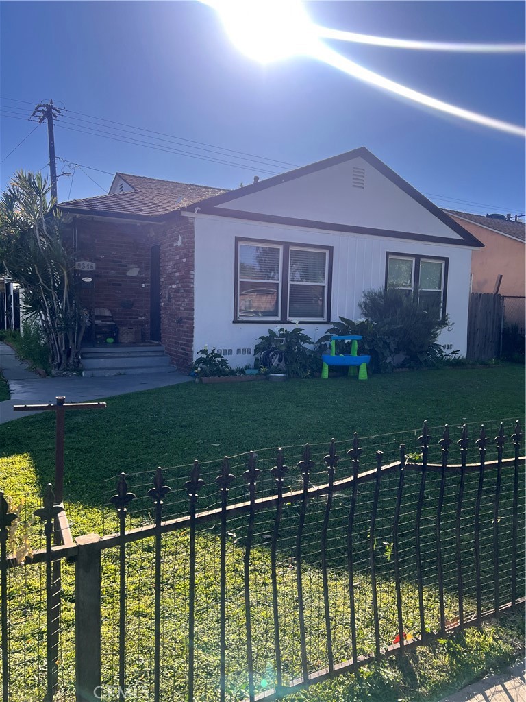 9346 Canford Property Photo 2