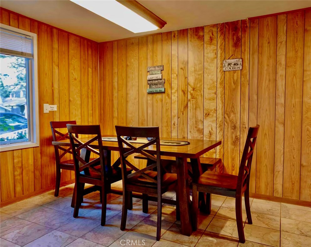 336 W Sherwood Property Photo 2