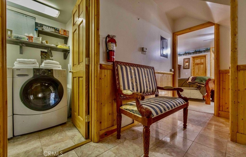 336 W Sherwood Property Photo 9