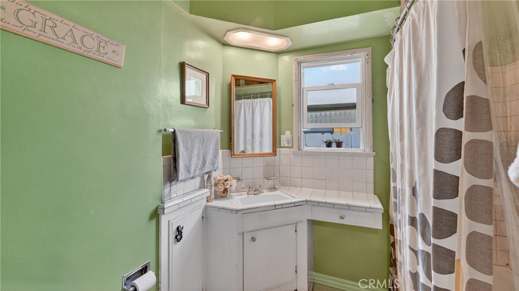 223 E Marker Street Property Photo 18