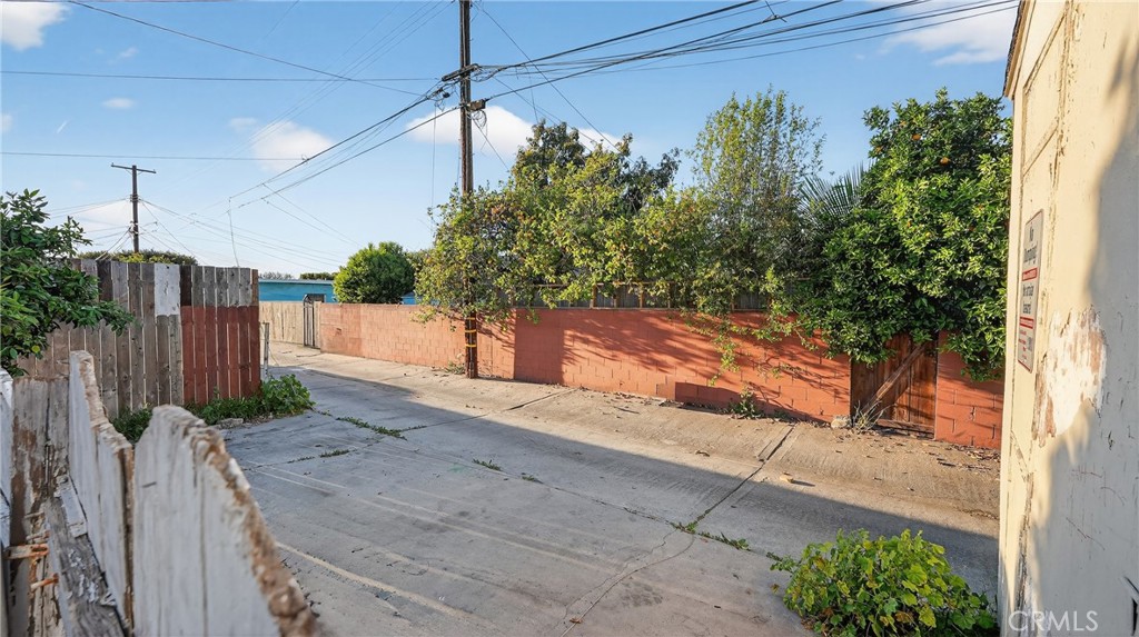 223 E Marker Street Property Photo 29