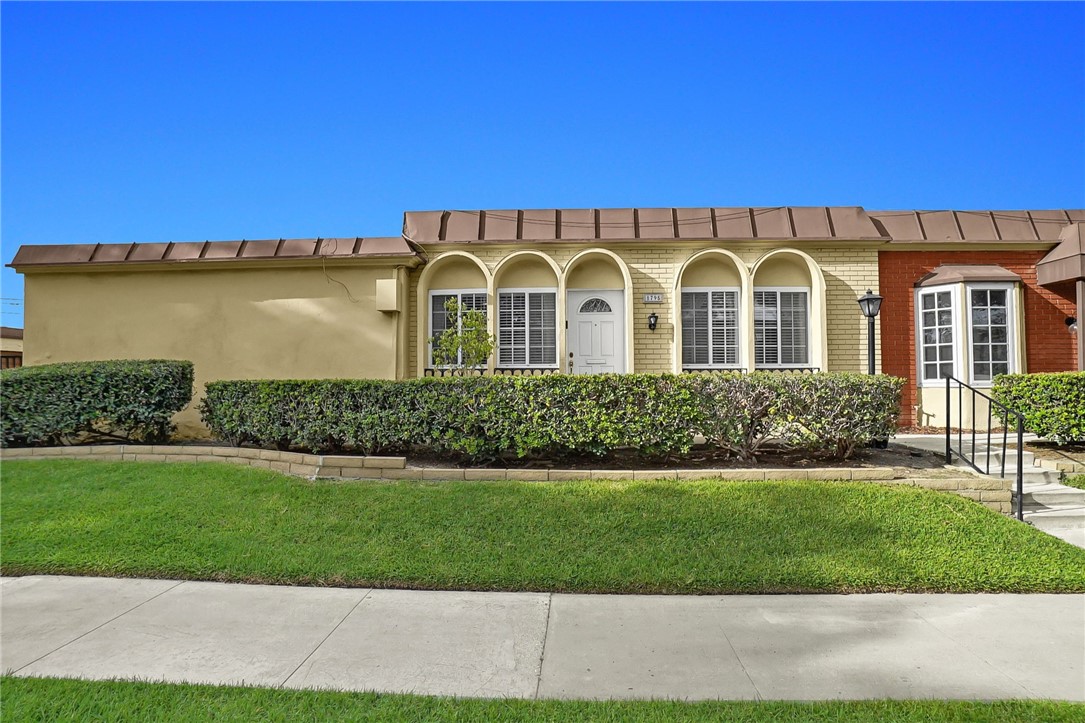 1795 W Glenoaks Avenue Property Photo 1