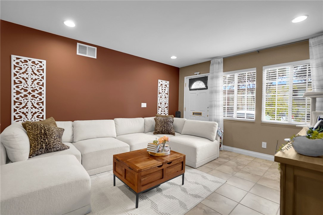 1795 W Glenoaks Avenue Property Photo 8