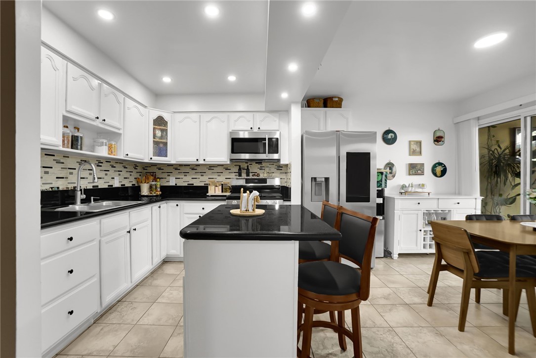 1795 W Glenoaks Avenue Property Photo 11
