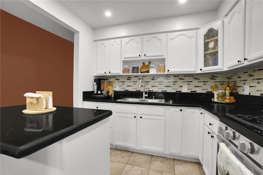 1795 W Glenoaks Avenue Property Photo 14