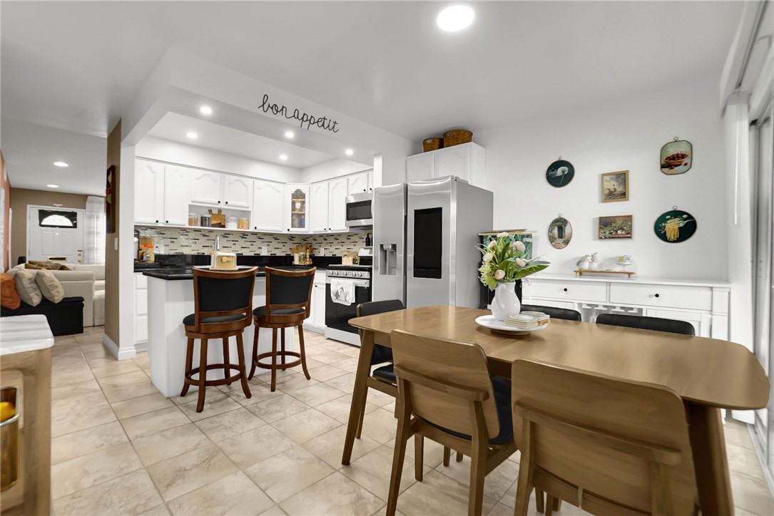 1795 W Glenoaks Avenue Property Photo 19
