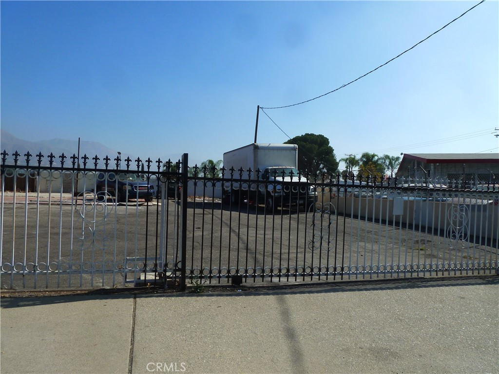 3119 N Golden Property Photo 3