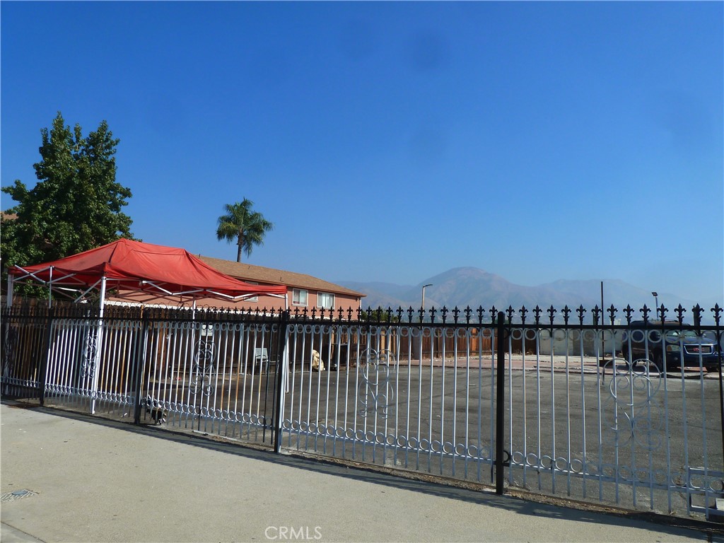 3119 N Golden Property Photo 5