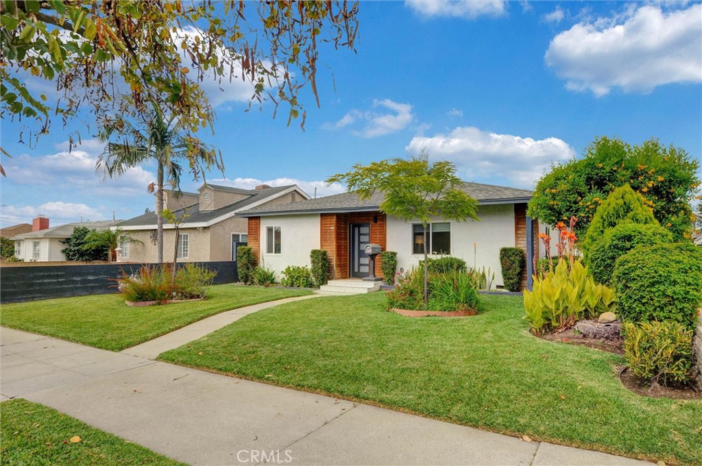 929 N Sunset Property Photo 3