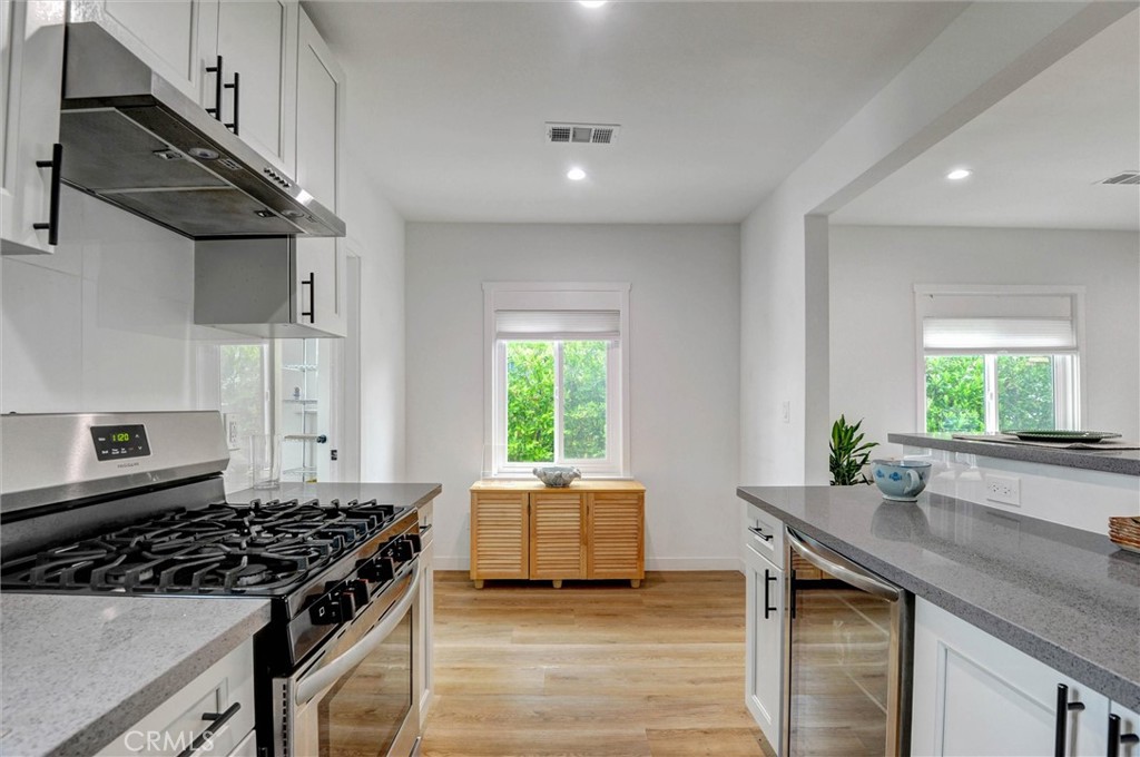 929 N Sunset Property Photo 6