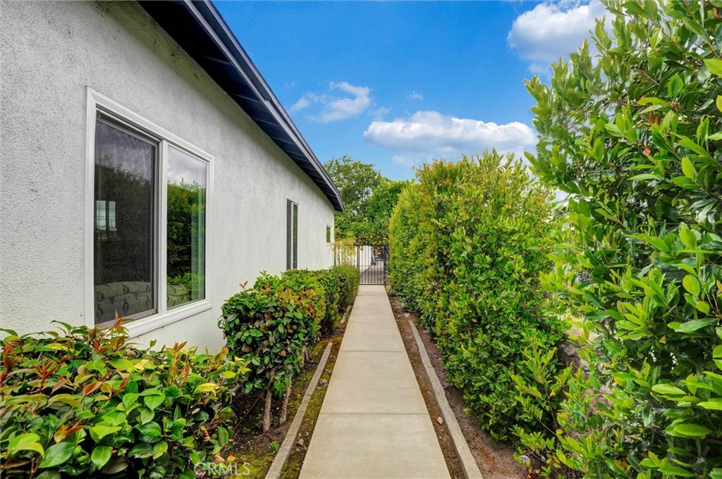 929 N Sunset Property Photo 18