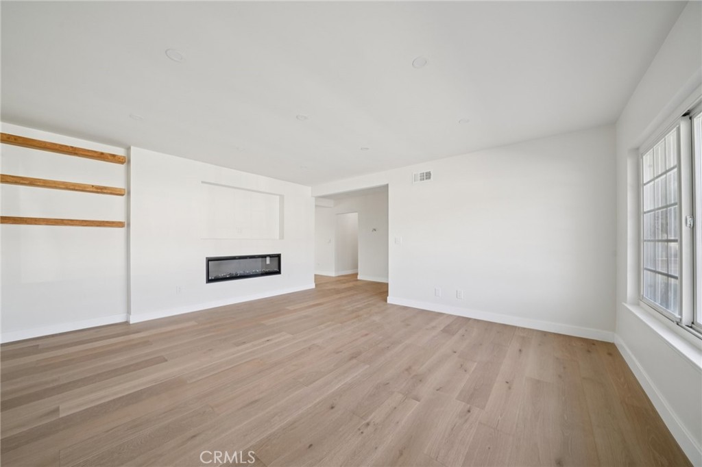 1098 Syracuse Property Photo 4