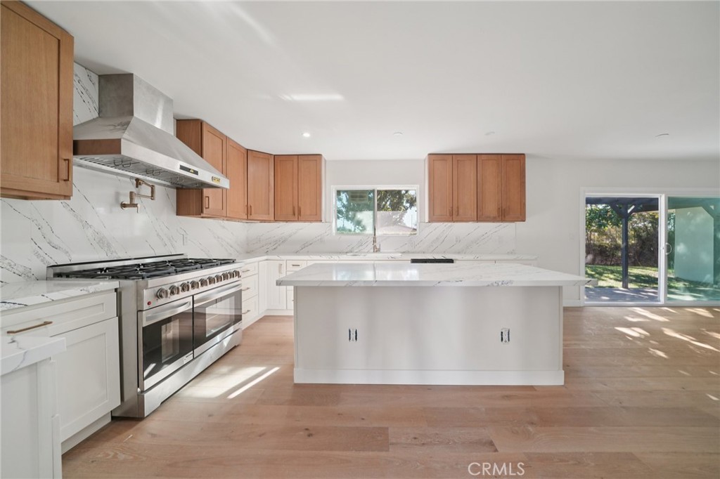 1098 Syracuse Property Photo 15