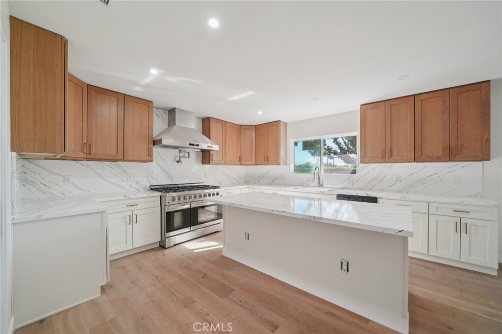 1098 Syracuse Property Photo 16