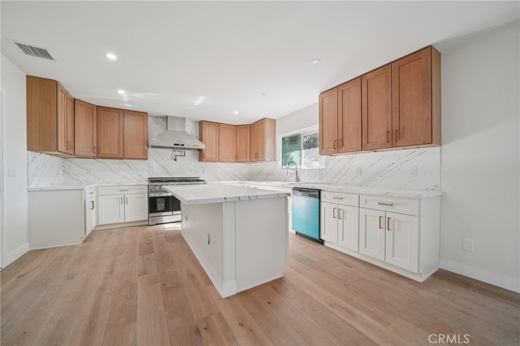 1098 Syracuse Property Photo 18