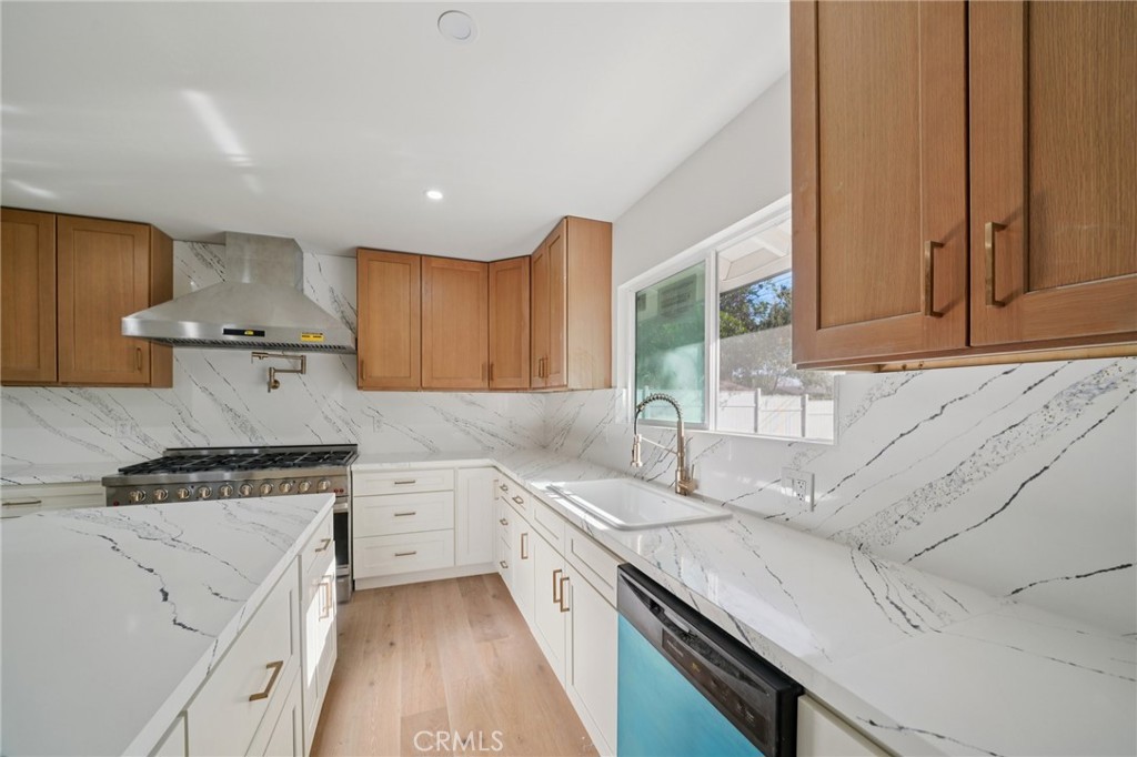 1098 Syracuse Property Photo 19