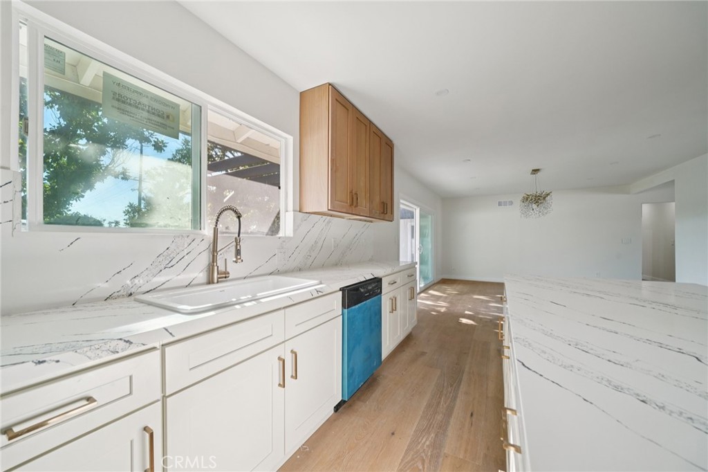 1098 Syracuse Property Photo 22