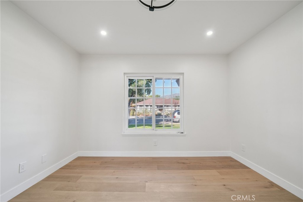 1098 Syracuse Property Photo 30