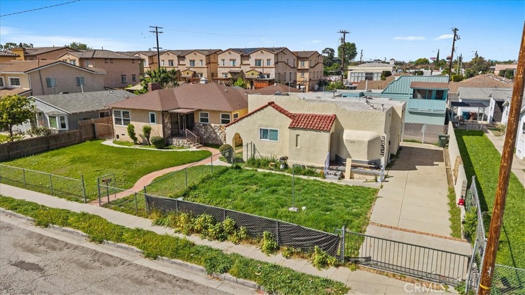 3335 California Avenue Property Photo 3