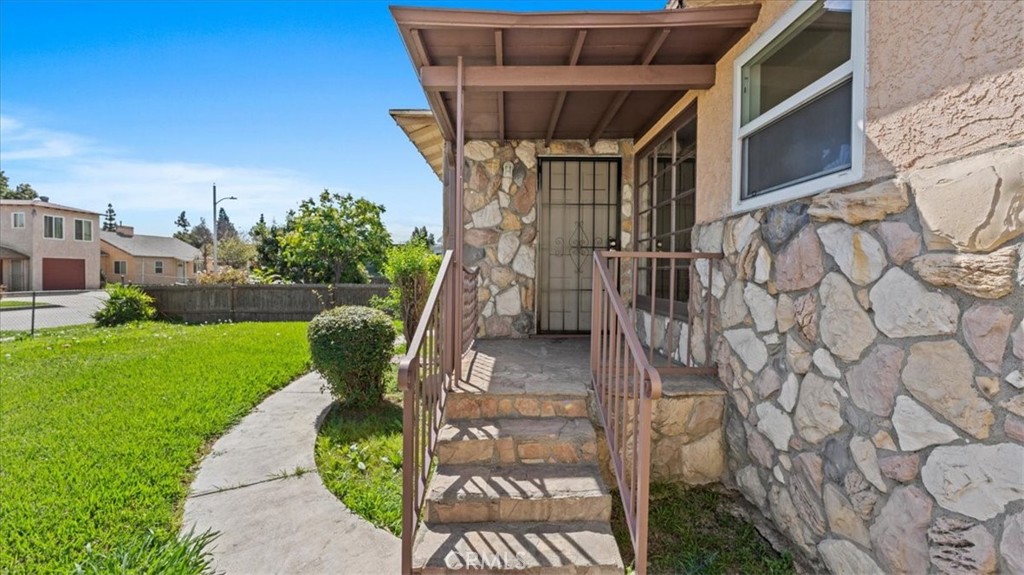 3335 California Avenue Property Photo 7