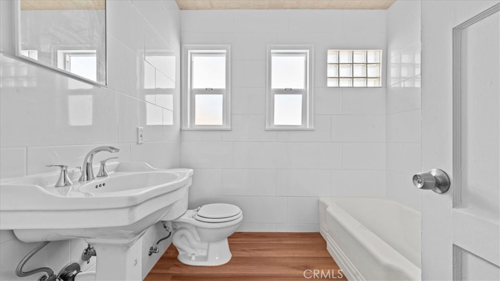 3335 California Avenue Property Photo 18