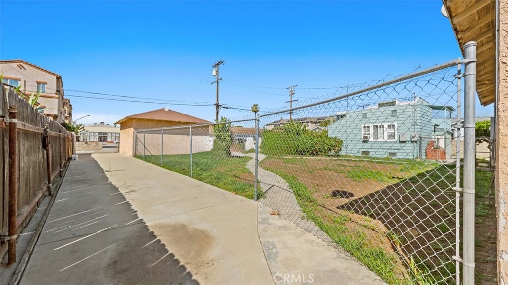 3335 California Avenue Property Photo 22