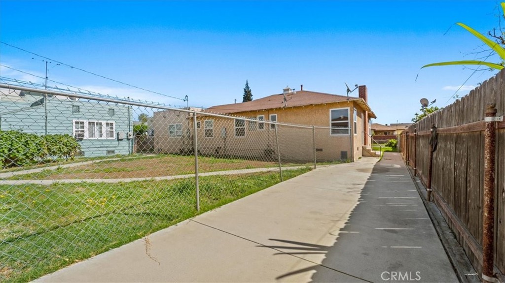 3335 California Avenue Property Photo 23