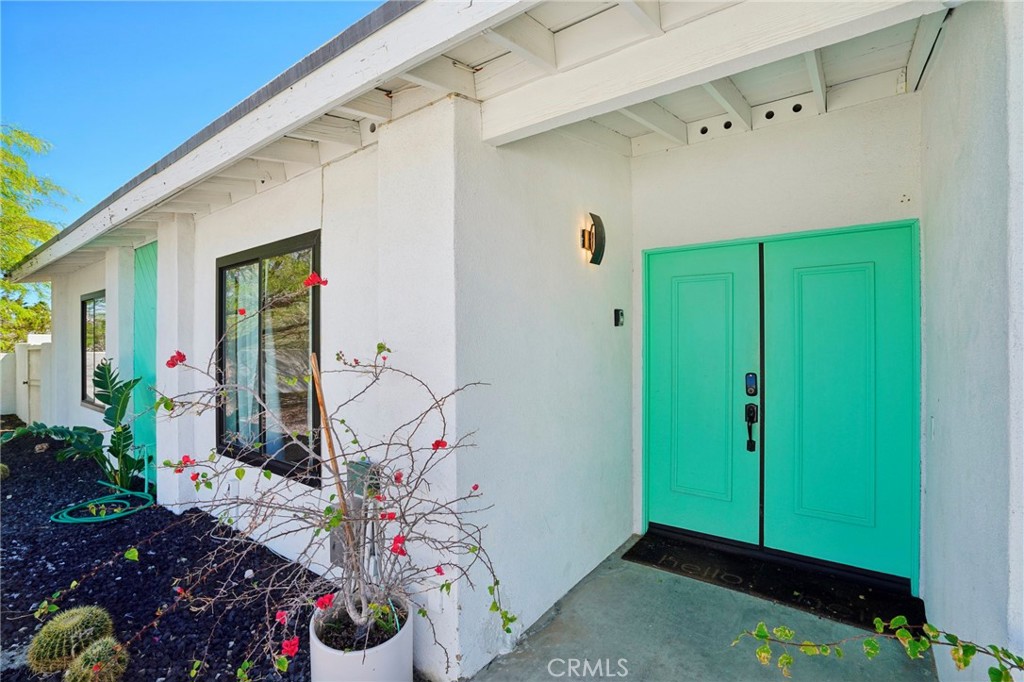 2825 E Verona Road Property Photo 4