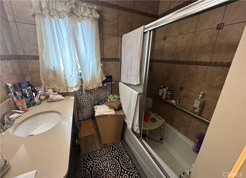 10673 Saticoy Property Photo 7