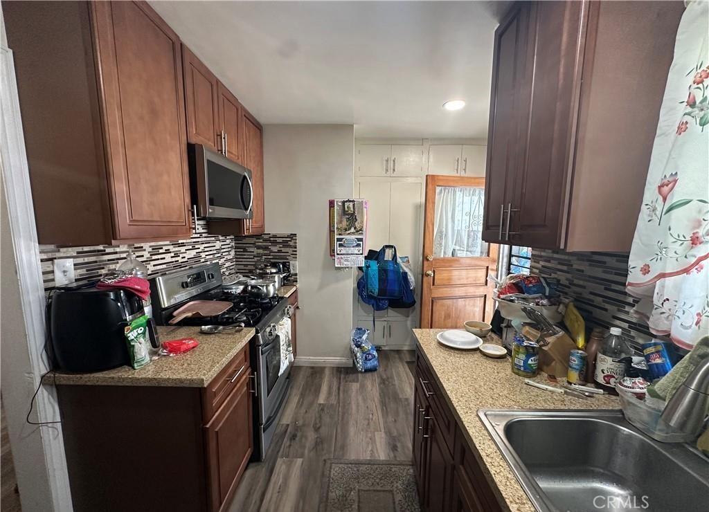 10673 Saticoy Property Photo 11